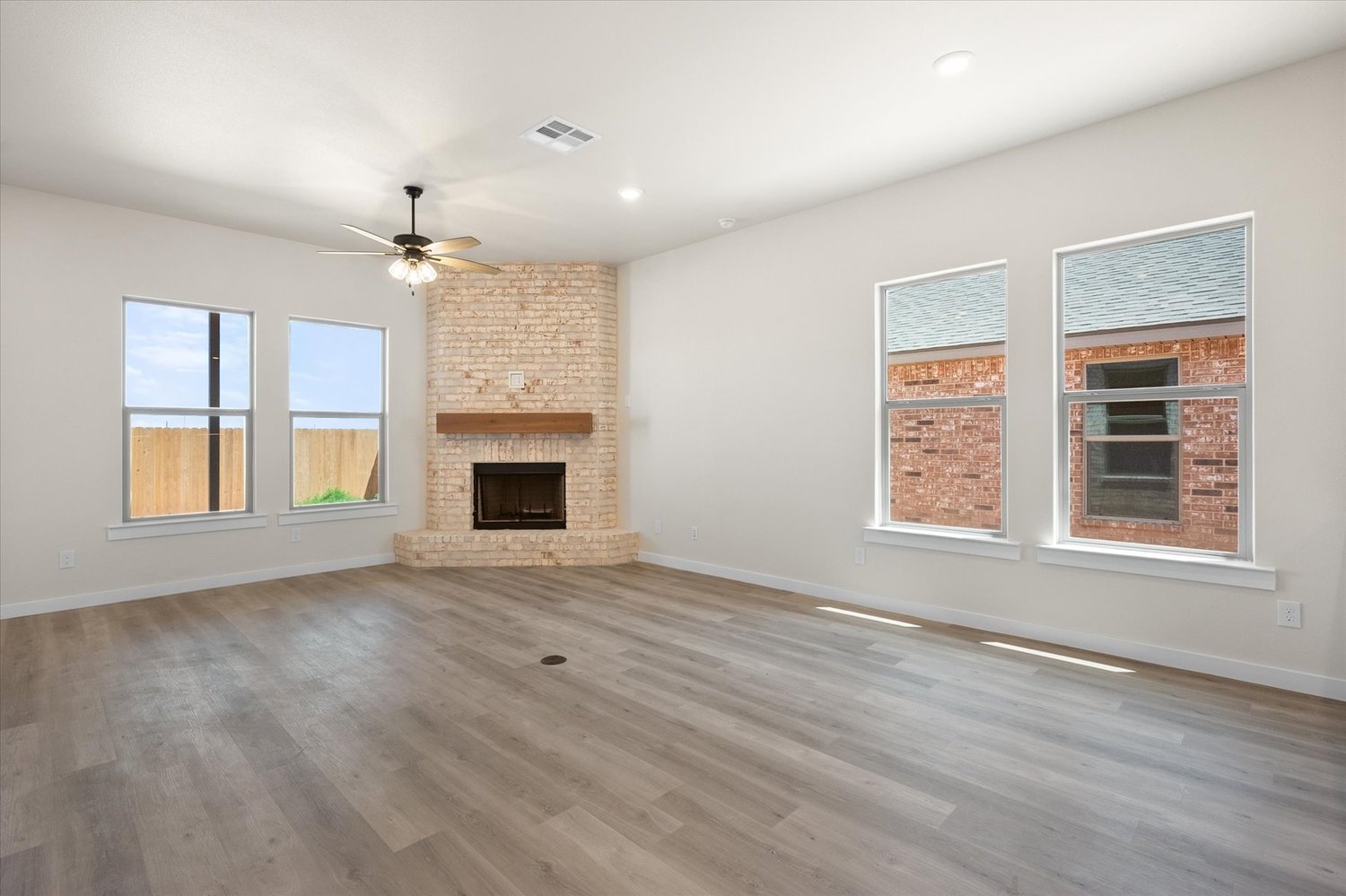 Photo of living room in the Nikki, a floor plan by Betenbough Homes.