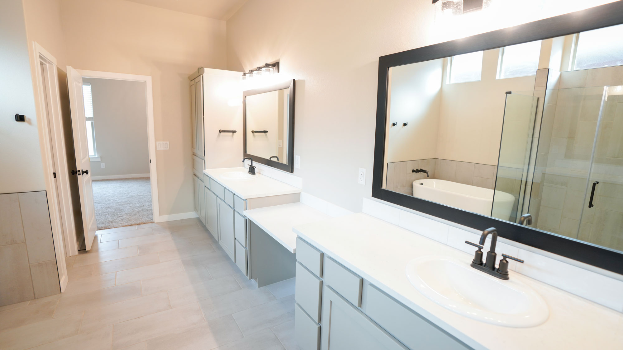 Photo of a Betenbough homes bathroom.